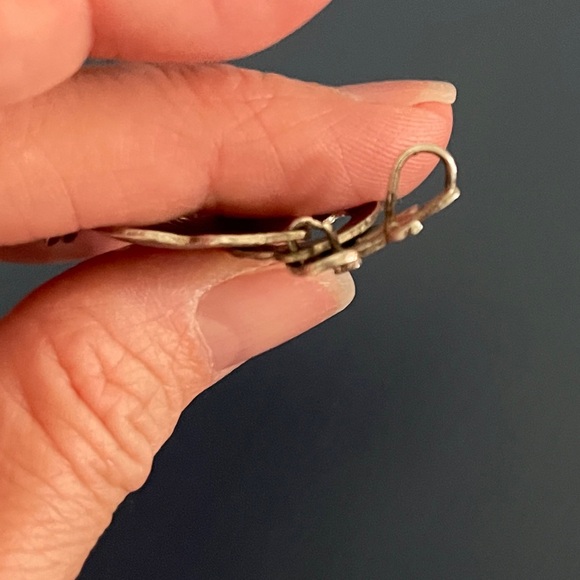 Silver Wiggle Piggie Pendant - Picture 6 of 6